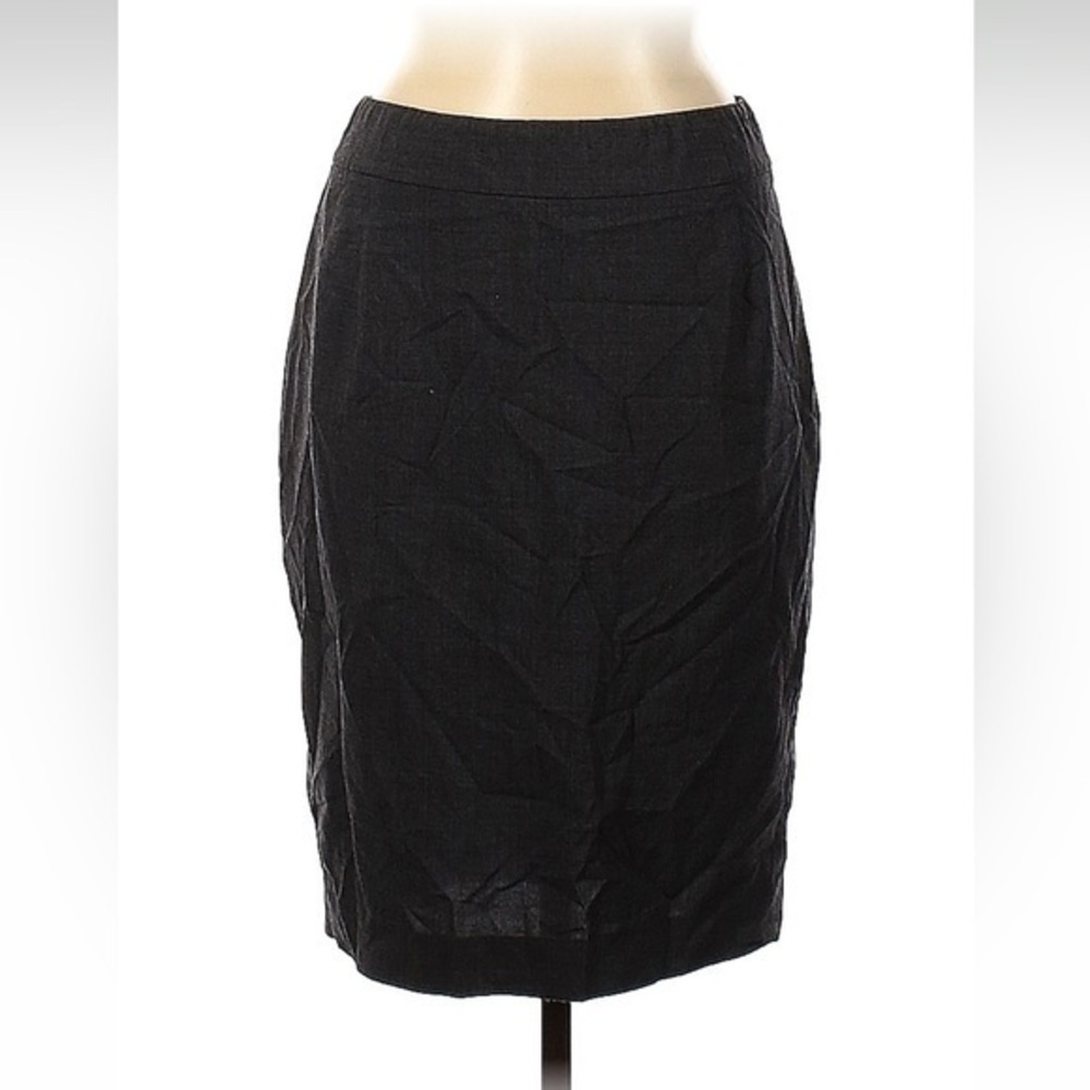 Theory
Size 6 Casual Skirt